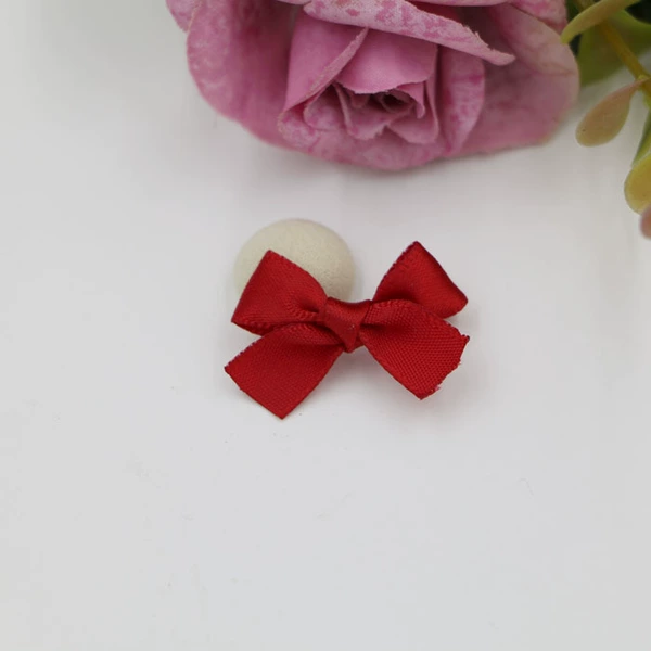 Red tie D+8