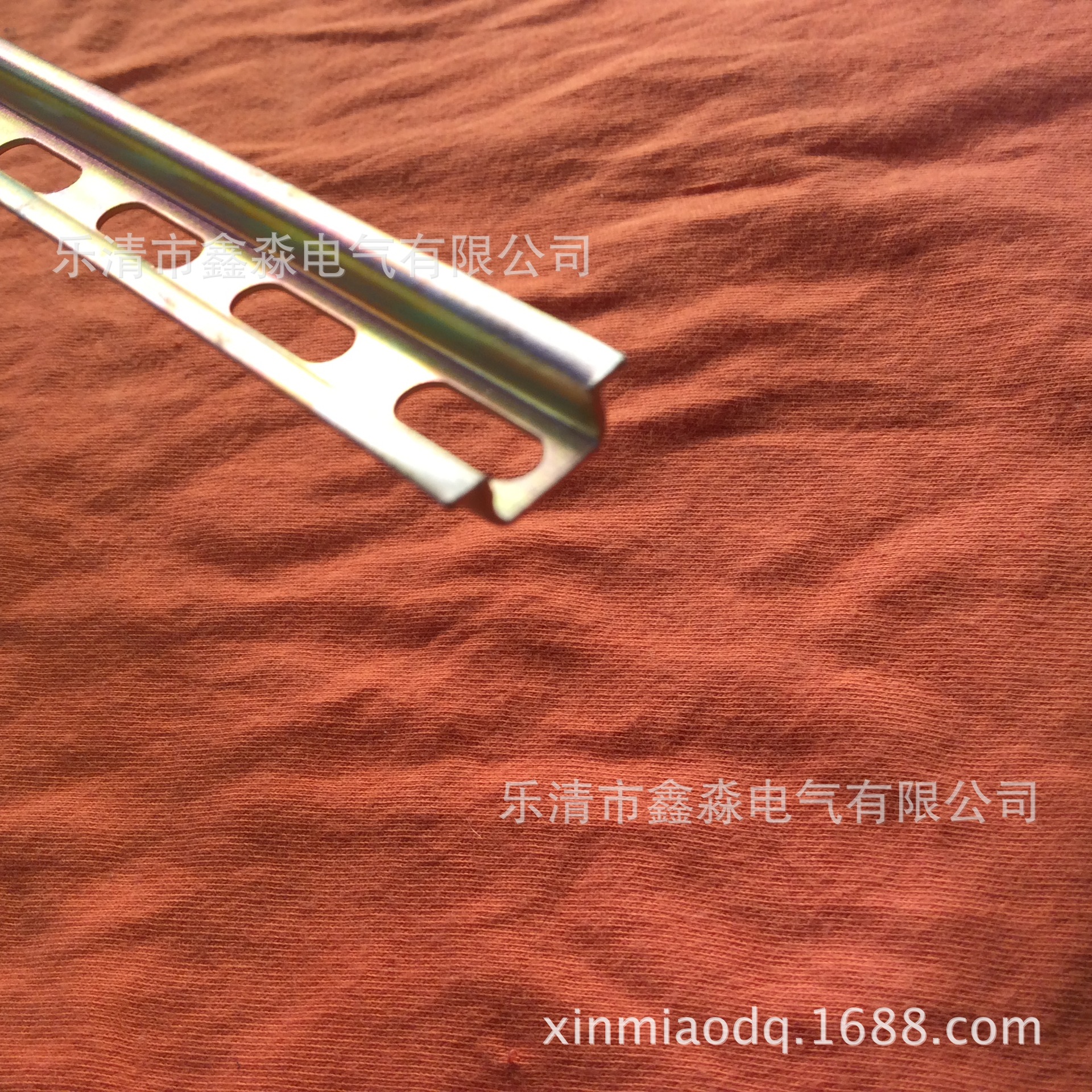 15宽导轨15宽*5.5高*0.9厚 C45导轨 U型钢质导轨 15宽铁导轨