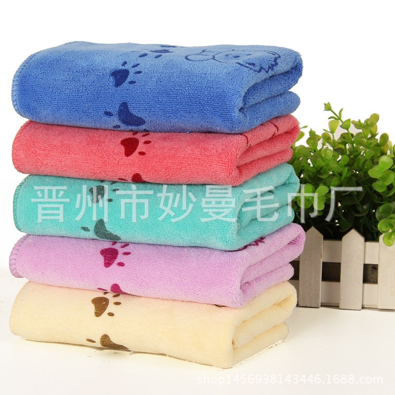 Wholesale fine fiber 80g printed towel market Night Market temple fair run Jianghu stall selling cheap towels Wholesale fine fiber 80g printed towel market Night Market temple fair run Jianghu stall selling cheap towels