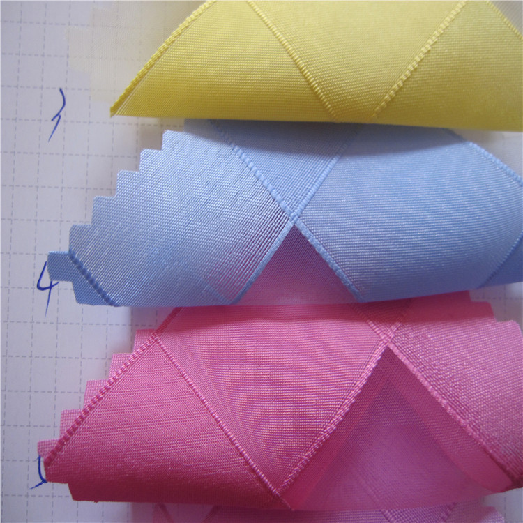 现货欧根纱格子 涤纶欧根纱 时装面料 连衣裙面料