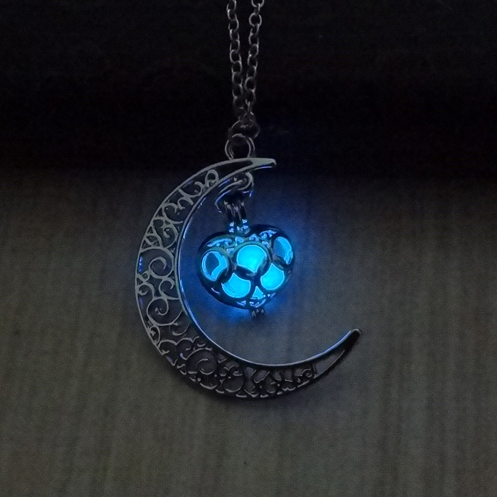 Cross-border Jewelry Hollow Moon Heart-shaped Luminous Necklace Pendant Direct From Manufacturer Christmas Collarbone_voghion.com