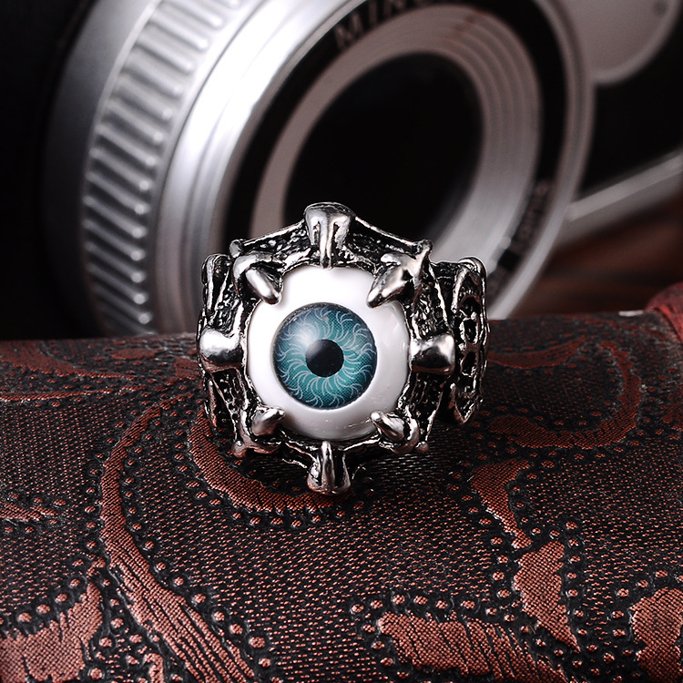 Fashionable retro ring