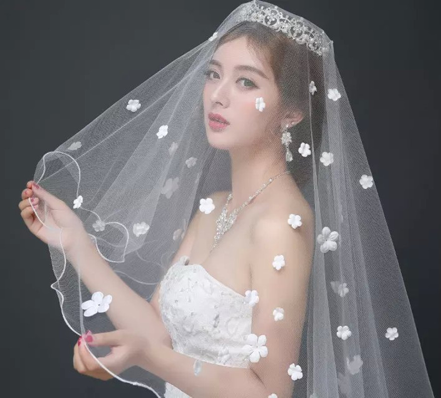 Extra-long wedding dress