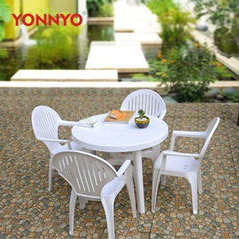 垃圾桶;塑料桌椅;其他环保设备