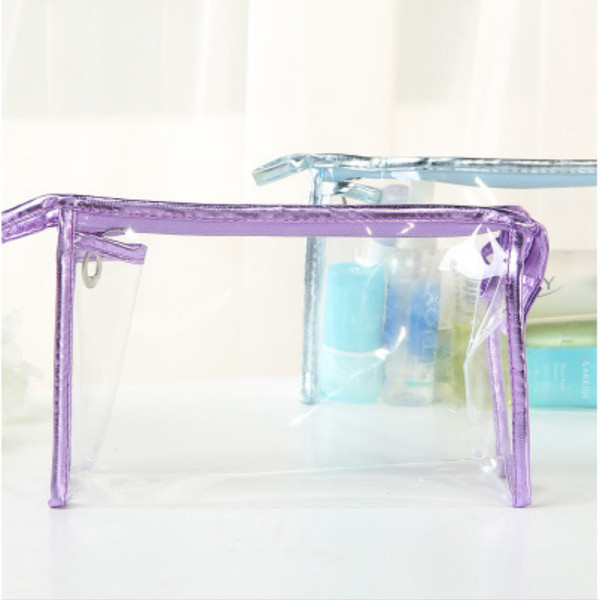 Handheld cosmetic bag