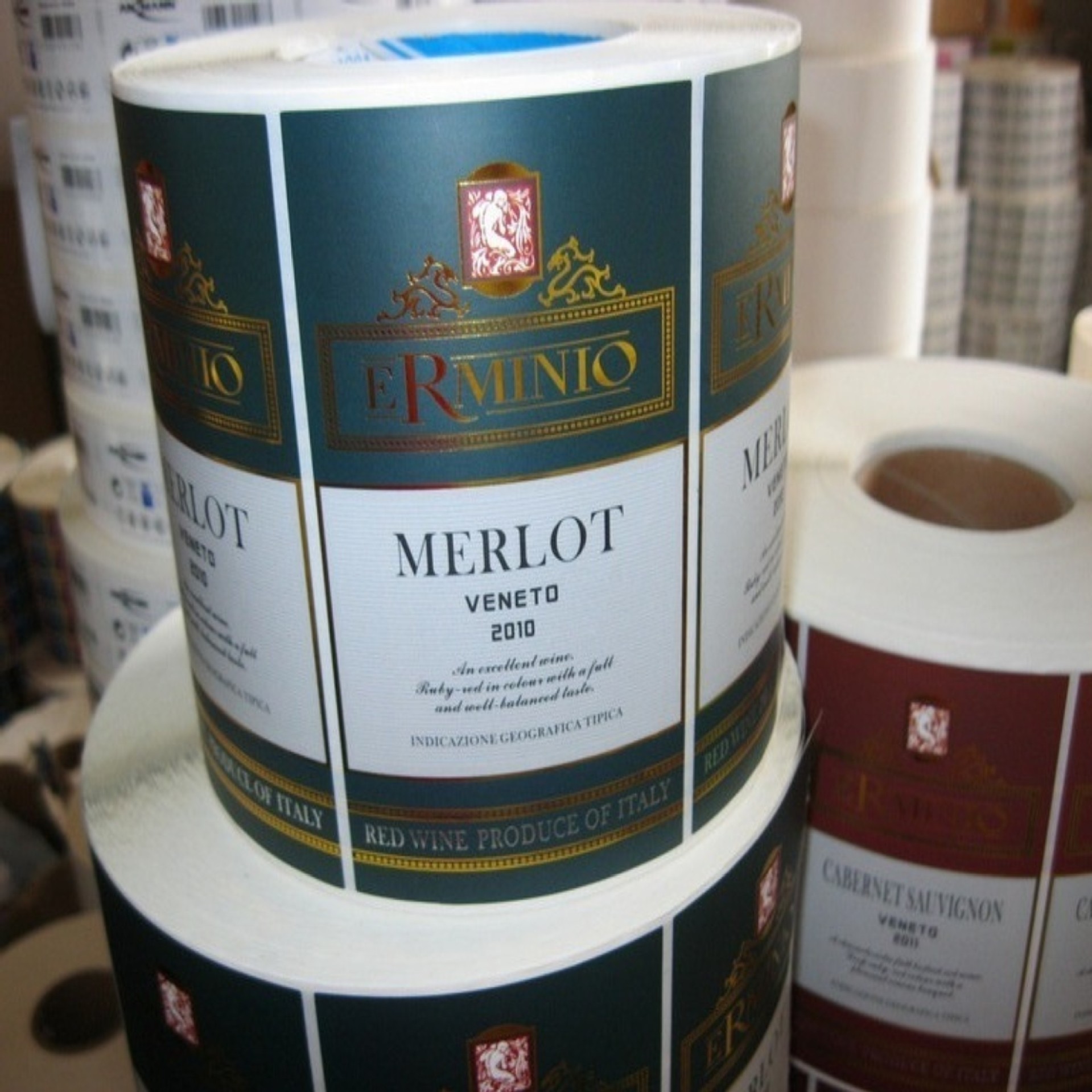 生产卷筒机器贴不干胶标签 透明PVC不干胶 合成纸 珠光膜标签