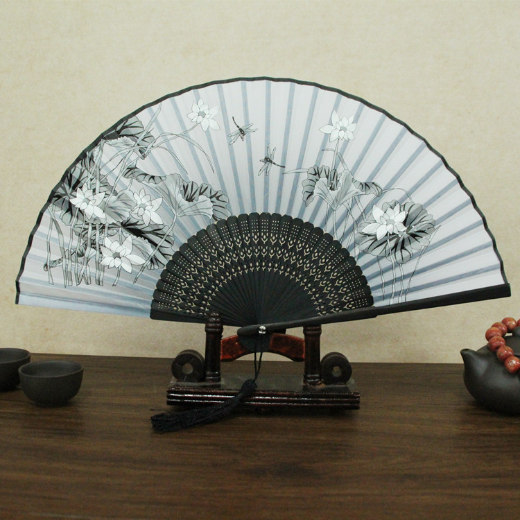 검은 뼈 잠자리 연꽃