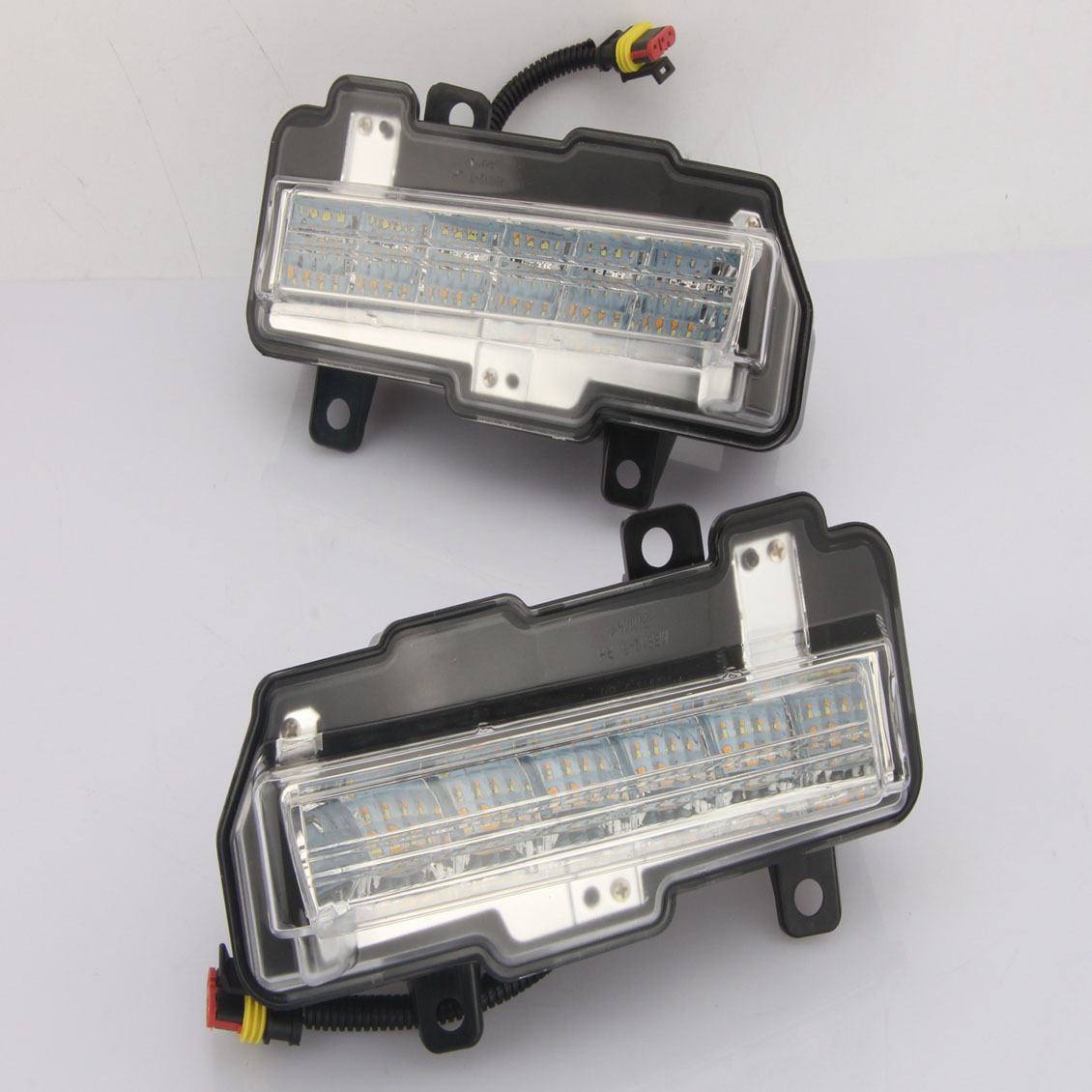 Aplicable a 2015-16 Mitsubishi Pajero luz antiniebla lámpara de circulación diurna Mitsubishi Pajero luz antiniebla delantera