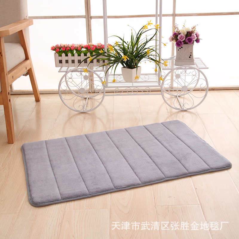 1.6cmサンゴの毛の記憶綿の浴室のマットの入り口のドアのじゅうたんのマットの台所の浴室の吸水のドアのマットのマットのマット