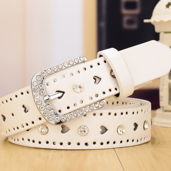 Fashionable belt heart-shaped
