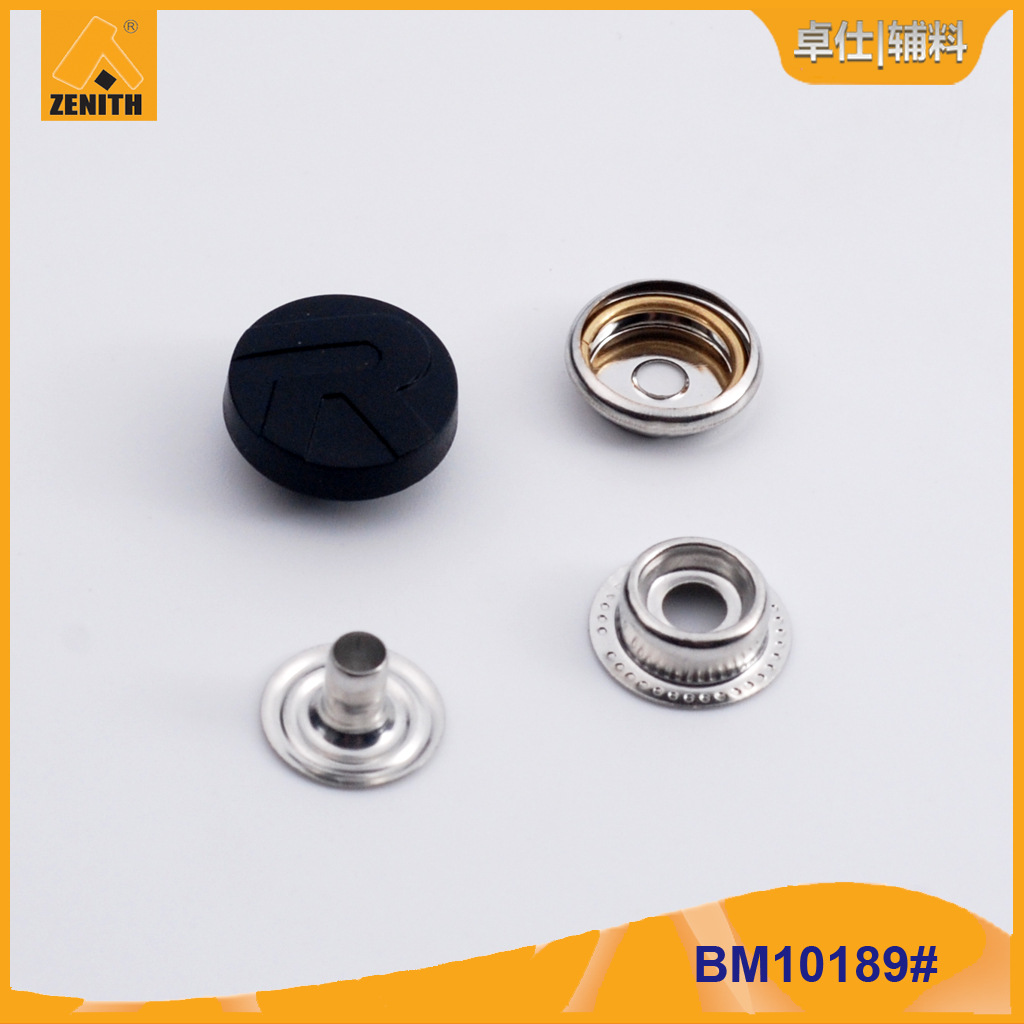 厂家直销塑料面板+201#可做尼龙面板logo BM10189#金属四合扣