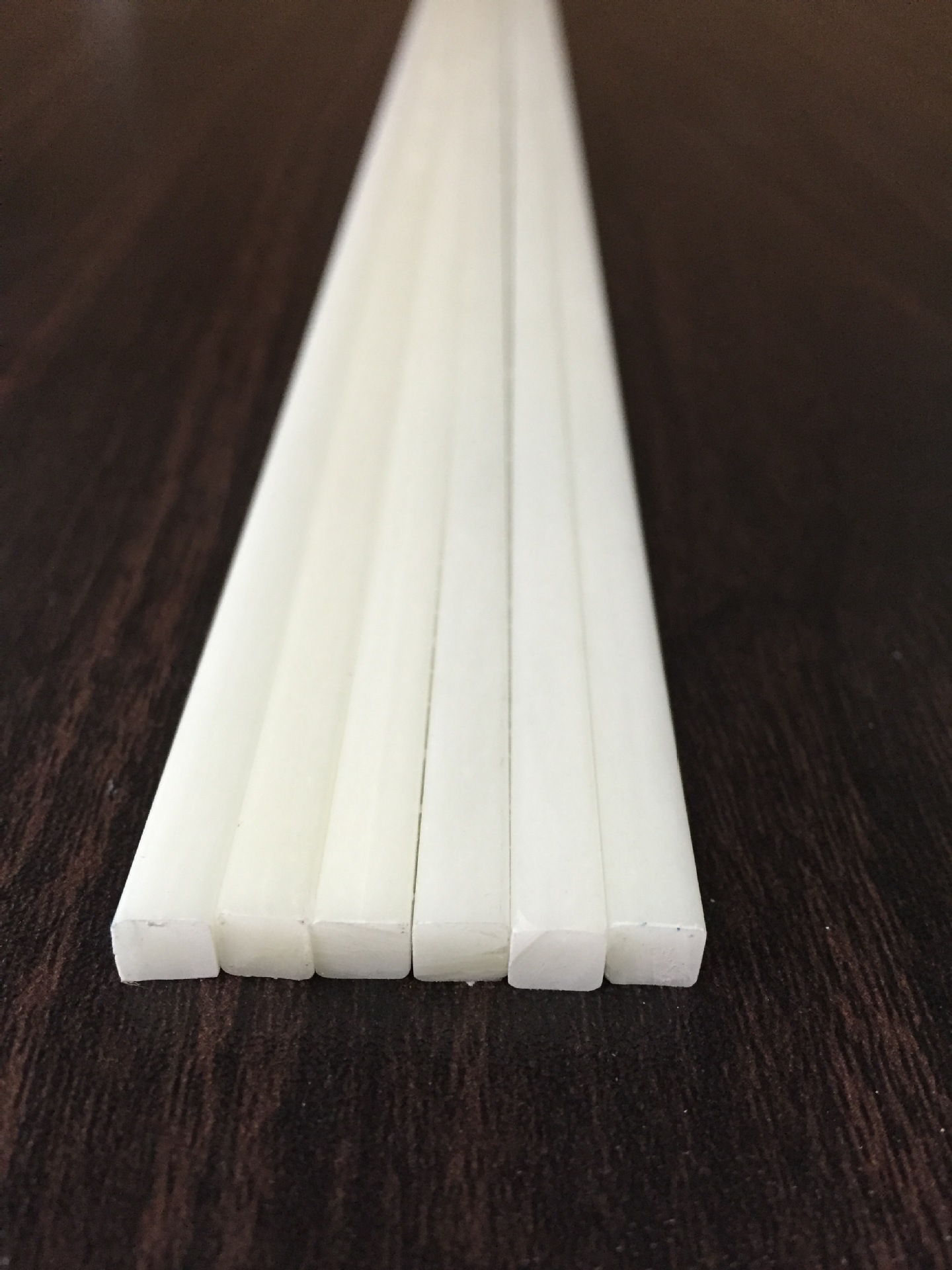 玻璃纤维棒白色实心玻璃纤维棒农用拱棚支架玻璃纤维棒量大价优