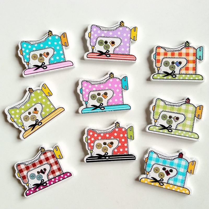 Máquina de coser decorativa de madera de fondo blanco DIY botón máquina de coser pintada botón de madera 50 piezas por paquete