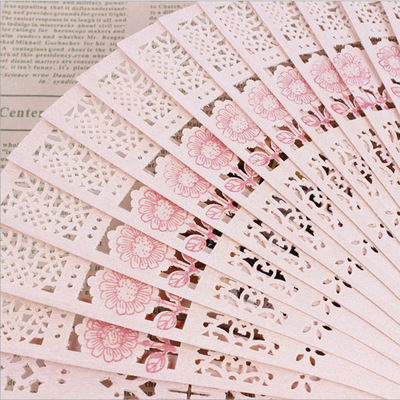 批发木折扇小礼品 小额混批镂空木雕扇子 带印花扇子|ms