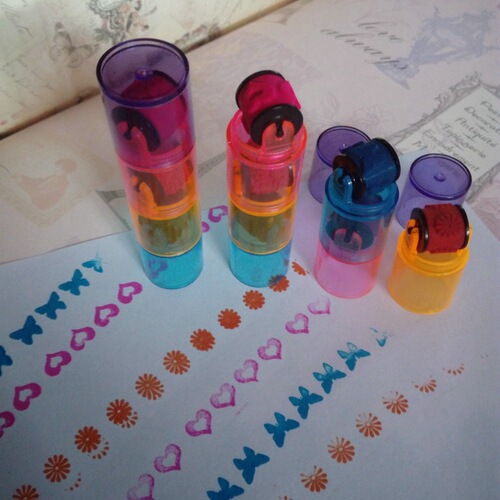 Japanese and Korean cute children's cartoon seal fun toy diary six-section roller seal plastic color ink pad
