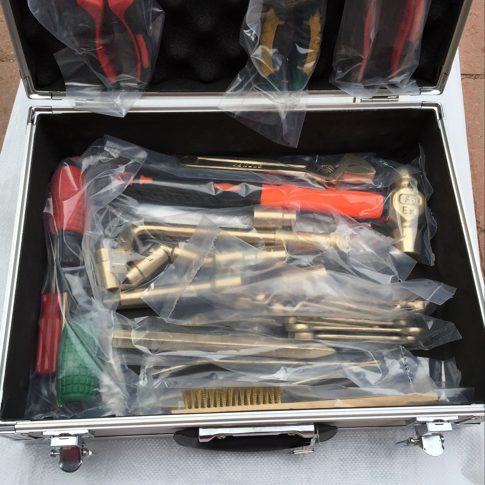 供应防爆电工组合工具 防磁防爆电工专用组合工具箱28件套