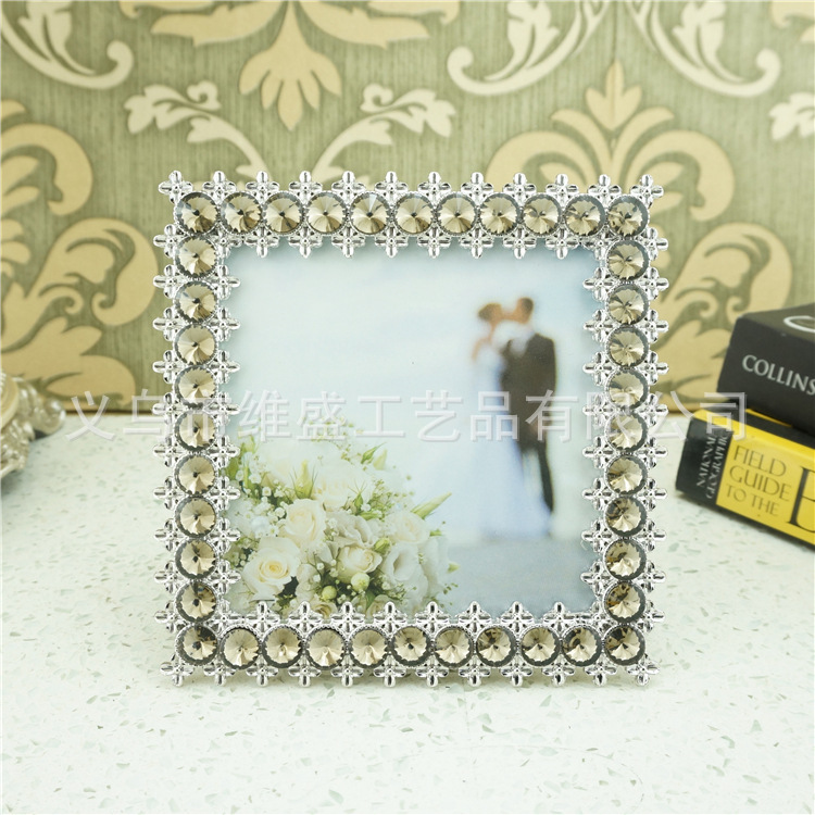 Diamond-embedded luxury crystal photo frame home decoration craft table decoration factory export studio photo frame 4-inch