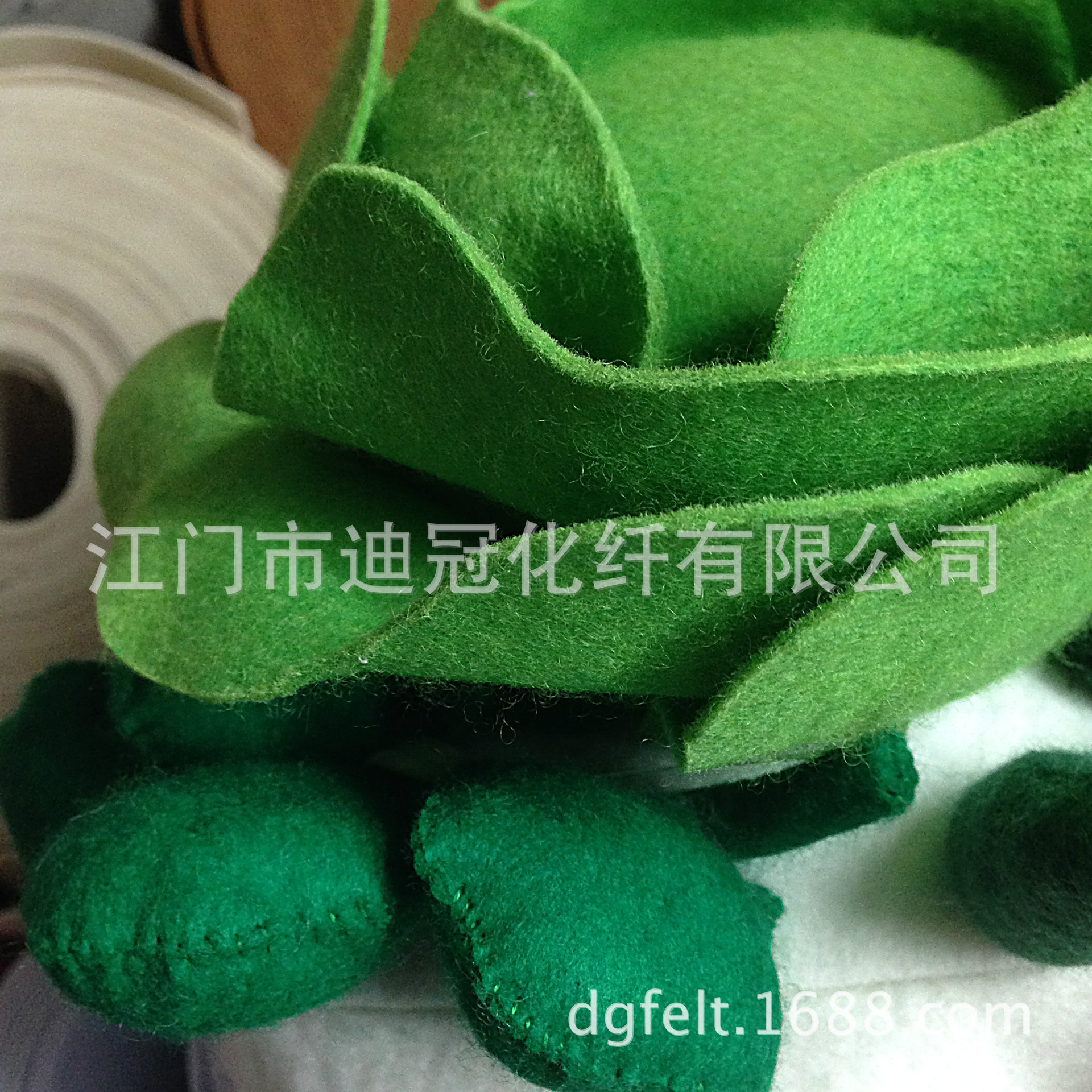 厂家直销1.4MM厚软手感手工diy戟绒毛毡布彩色2.3元/码