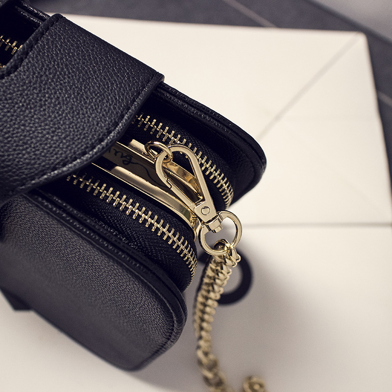 New Cross-Border Fashion Versatile Women's Bag with Unique Chain Accessories, Clip Bag, Single Shoulder Crossbody Small Square Bag, Wholesale Bags