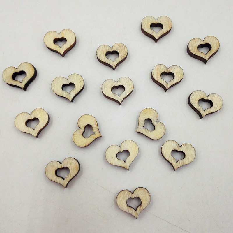 Botón de madera en forma de corazón Tronco de melocotón Corazón de melocotón hueco Piezas decorativas de madera Retro exquisito