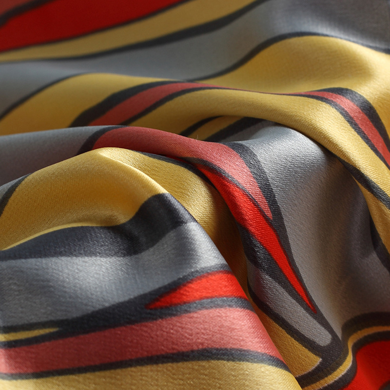 厂家直供150CM弹力色丁印花布面料斜纹涤纶印花上衣休闲服布料