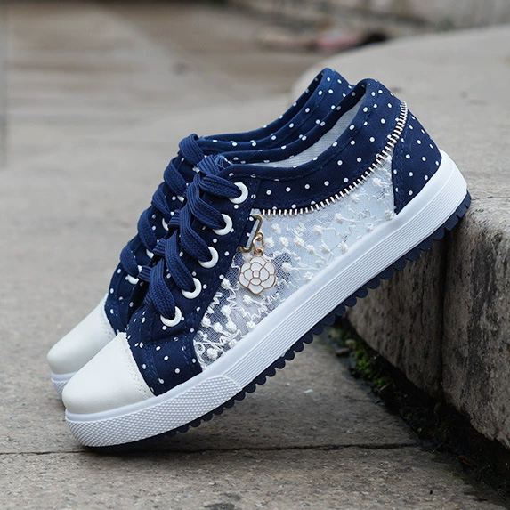 В summertime denim casual footwear: Korean Style Sports Shoes, 2018 Edition, Lightweight 0.57kg - переведено: Летняя джинсовая повседневная обувь: кроссовки в корейском стиле, выпуск 2018 года, лёгкий вес 0,57 кг