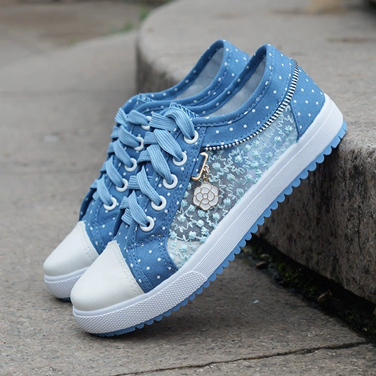 В summertime denim casual footwear: Korean Style Sports Shoes, 2018 Edition, Lightweight 0.57kg - переведено: Летняя джинсовая повседневная обувь: кроссовки в корейском стиле, выпуск 2018 года, лёгкий вес 0,57 кг