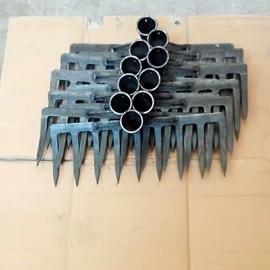 镰刀;其他农用工具;铲子