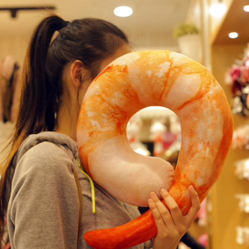 Simulated shrimp toy travel pillow cartoon fruit particles pepper U-shaped neck pillow lying down lunch break pillow