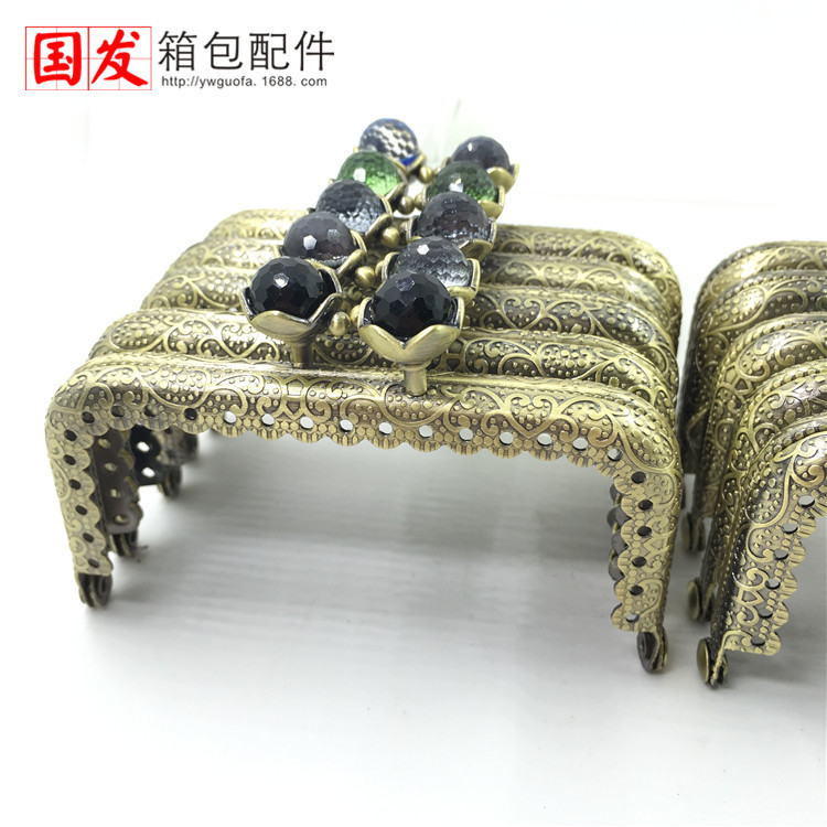 8.5Cm cuadrado encaje en relieve cabeza de loto coral cuentas oro bronce 10 colores opcionales 0202 - GT