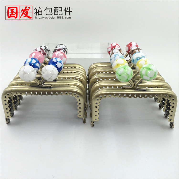 Productos disponibles: 8.5CM cuadrado de encaje liso gelatina de caramelo cabeza de oro bronce 0193 - GT