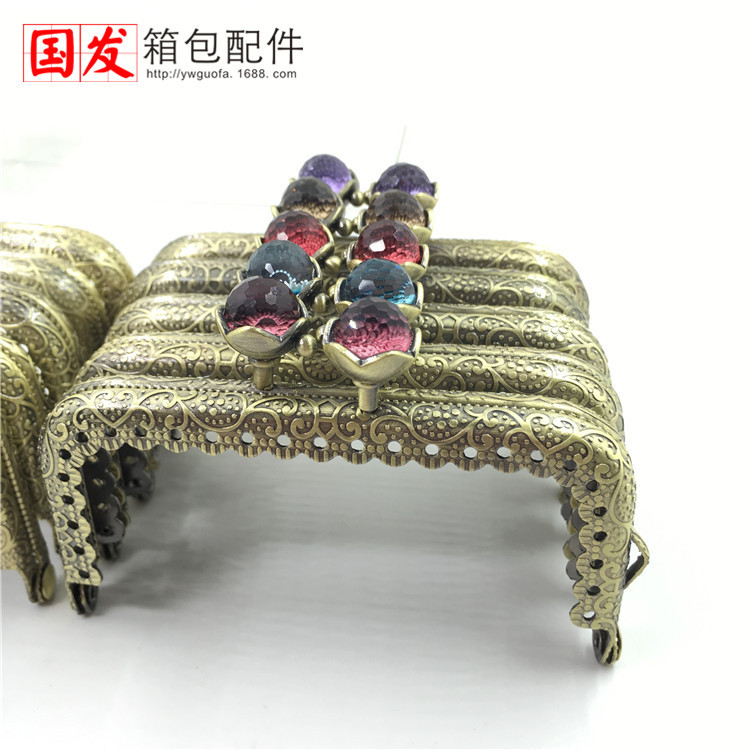 8.5Cm cuadrado encaje en relieve cabeza de loto coral cuentas oro bronce 10 colores opcionales 0202 - GT