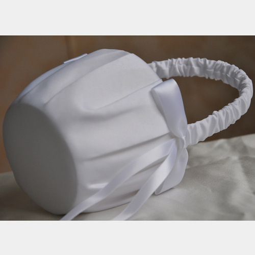 Amazon white satin rosette simple bridal flower girl handheld opening small flower basket European and American wedding supplies wholesale