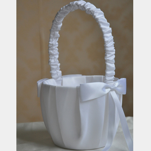 Amazon white satin rosette simple bridal flower girl handheld opening small flower basket European and American wedding supplies wholesale