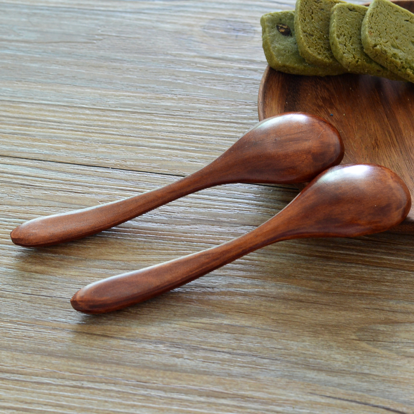 Cuchara de madera lacada estilo japonés con cabeza redonda_voghion.com