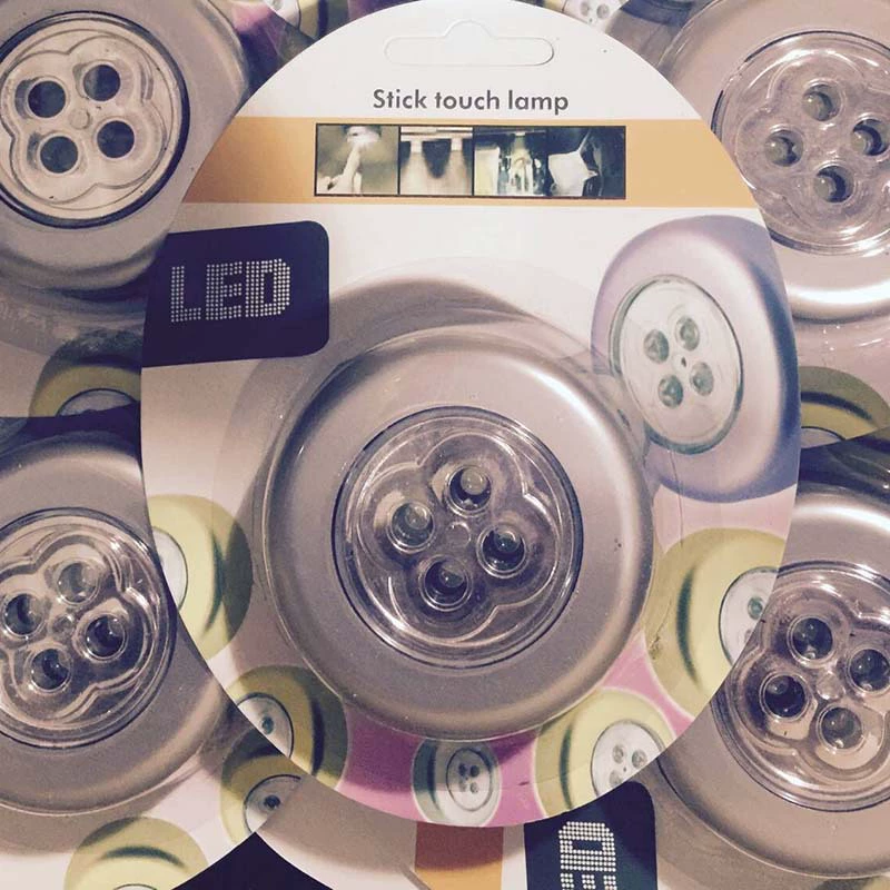 Креативная круглая сенсорная светодиодная подсветка 4LED нажми свет машина с лампой, маленький ночник, клеится на шкафу чтение