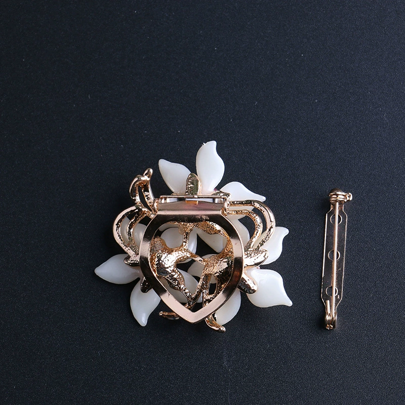 High-end metal brooch floral, pin, accessory, Korean style, flowered, (Physicals), wholesale