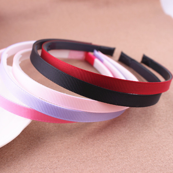Solid color scalloped headband