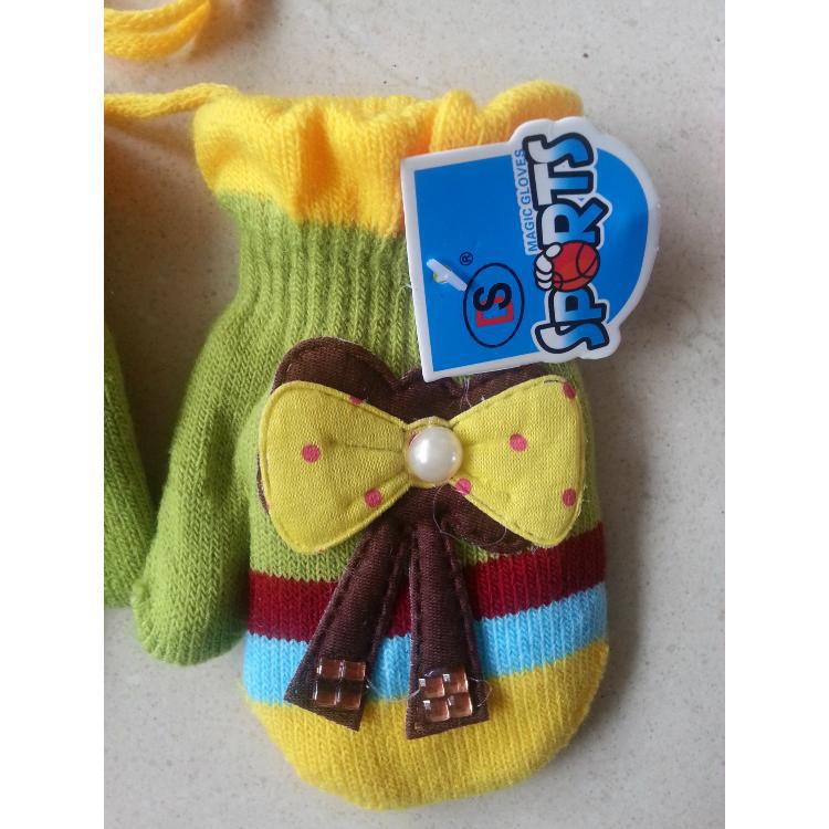 De punto de fábrica de invierno de doble capa de kindergarten caliente bolsa de escuela primaria niños jacquard guantes a rayas al por mayor