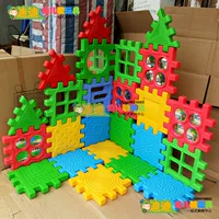Plastic constructor