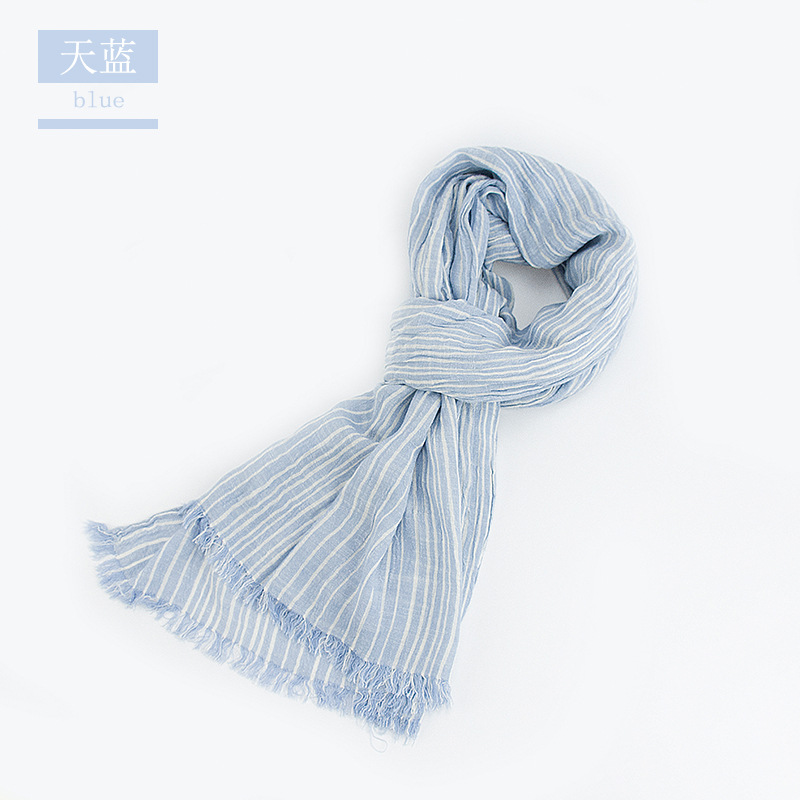 얇은 수직 스트립 하늘색