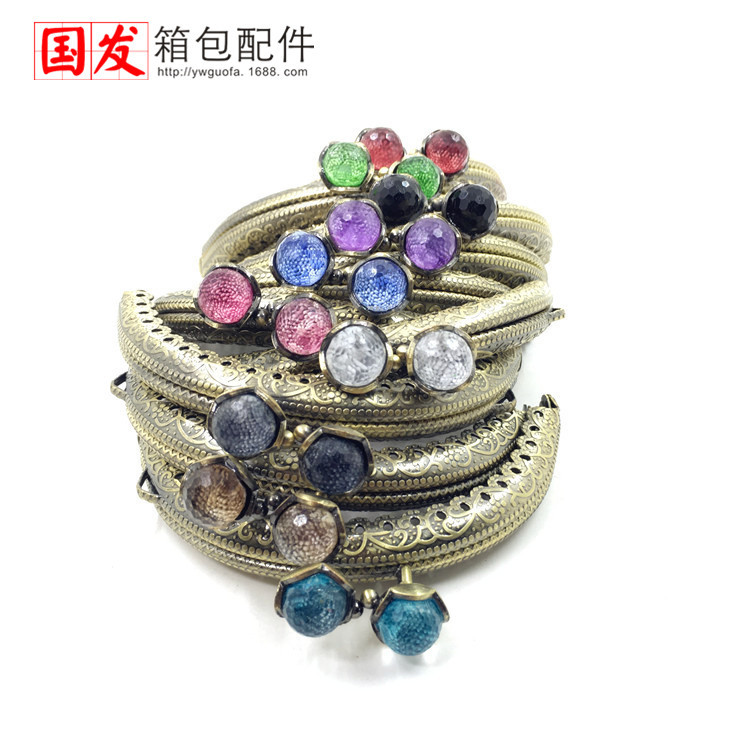 8.5CM semicircular encaje en relieve cabeza de loto de coral oro 0106 - GT