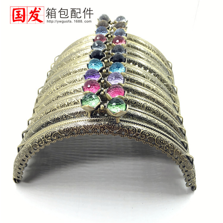 12.5Cm semicircular encaje en relieve cabeza de loto coral oro bronce   0390 - GT