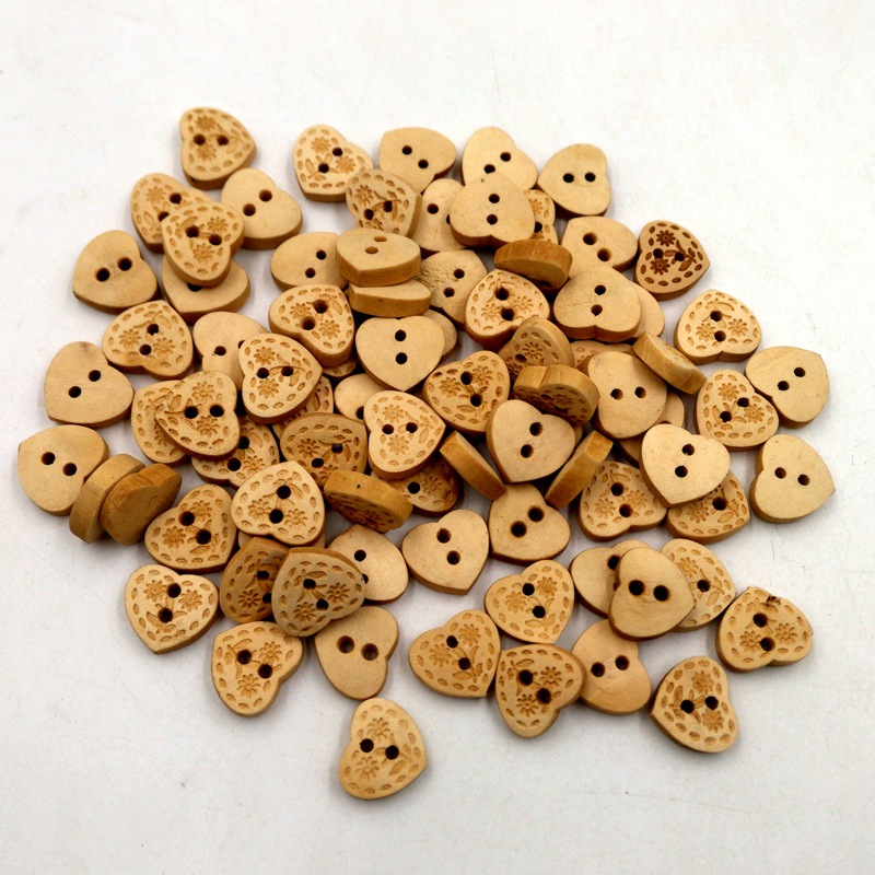 Botones de madera en forma de corazón botones de dibujo de bricolaje 100 pc/paquete suministros de decoración creatividad de bordado de todo fósforo