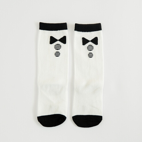 Calcetines para niños al por mayor calcetines de suministro directo de fábrica dibujos animados de otoño e invierno PARA NIÑOS Calcetines de algodón de oreja tridimensional calcetines de media pantorrilla al por mayor