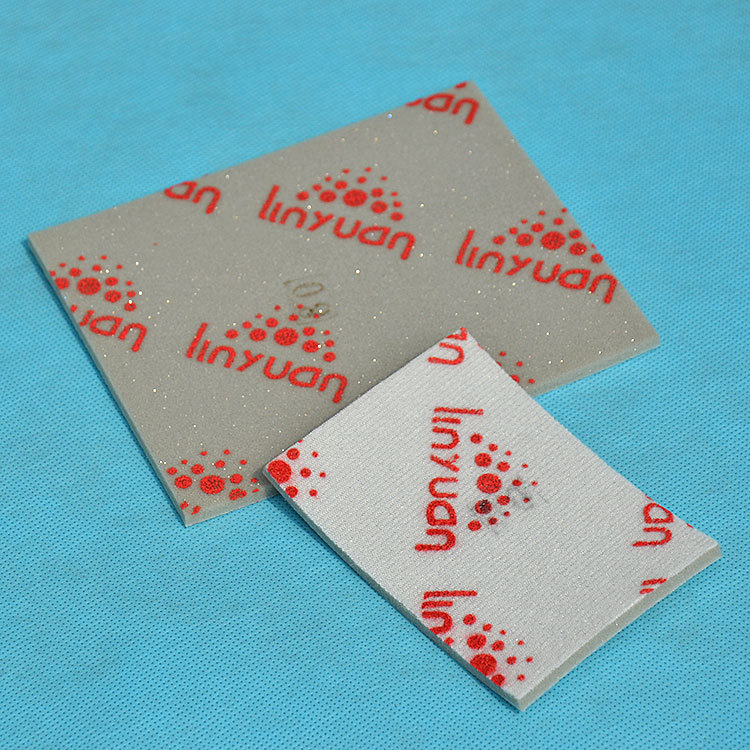 专业供应各种目数海绵砂纸可打磨家具自产自销研磨汽车植绒圆盘砂