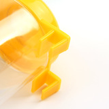 Собака питьевая вода, питье домашних животных, пишет домашних животных домашних животных. Приостановка чайника для домашних животных клетки питье