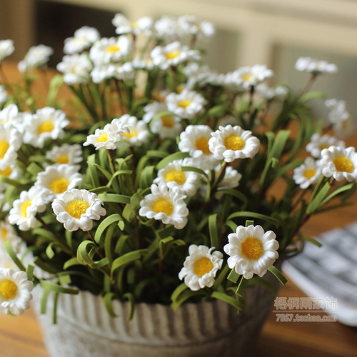 8 heads of simulated flowers, small daisies, country home, PE rubber flowers, silk flowers, fake flowers, jumping orchid, small wild chrysanthemum factory wholesale 