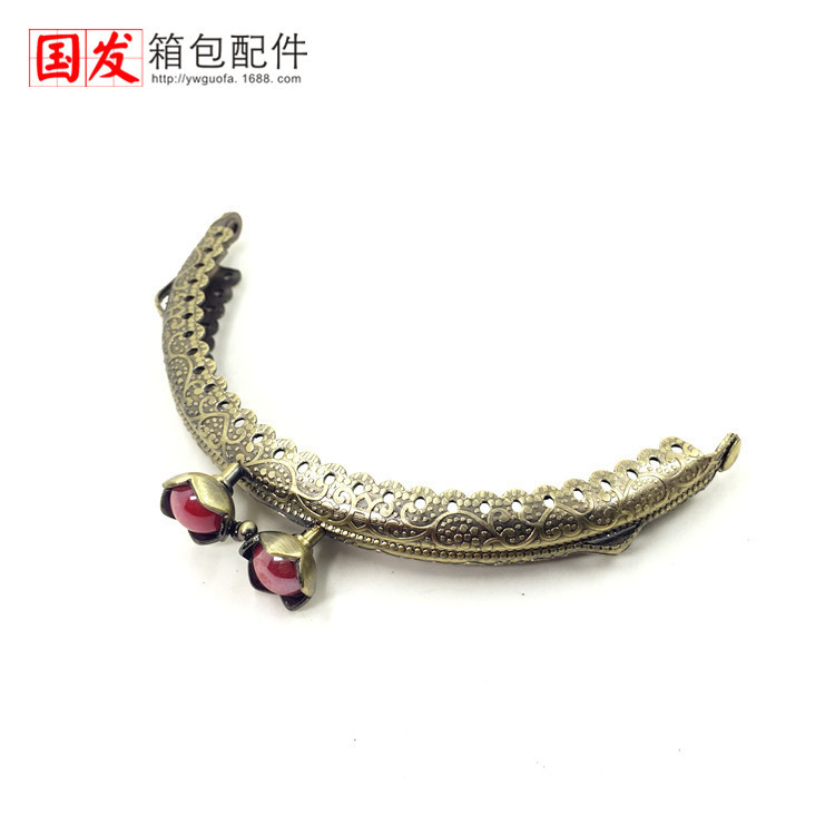 10.5Cm semicircular encaje en relieve cabeza de loto oro bronce DIY oro común 0167 - GT