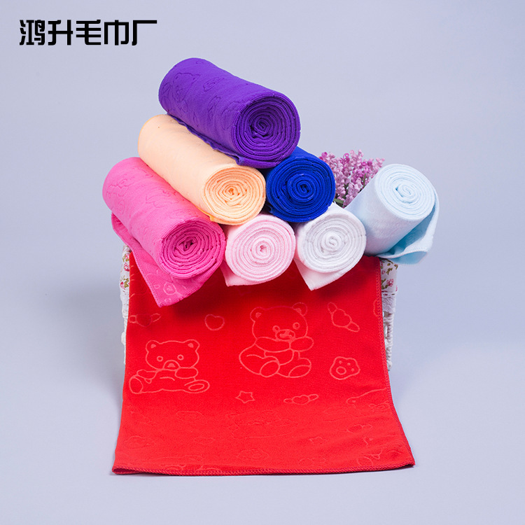 Manufacturer Wholesales and Sells Microfiber Towels 70*140 (180g) Embossed Bath Towels That Are Absorbent and Do Not Shed Lint Manufacturer Wholesales and Sells Microfiber Towels 70*140 (180g) Embossed Bath Towels That Are Absorbent and Do Not Shed Lint
